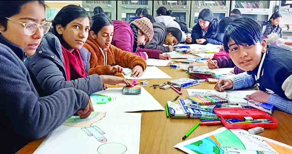 केलांग के नोरबू ने बनाई सबसे उम्दा पेंटिंग