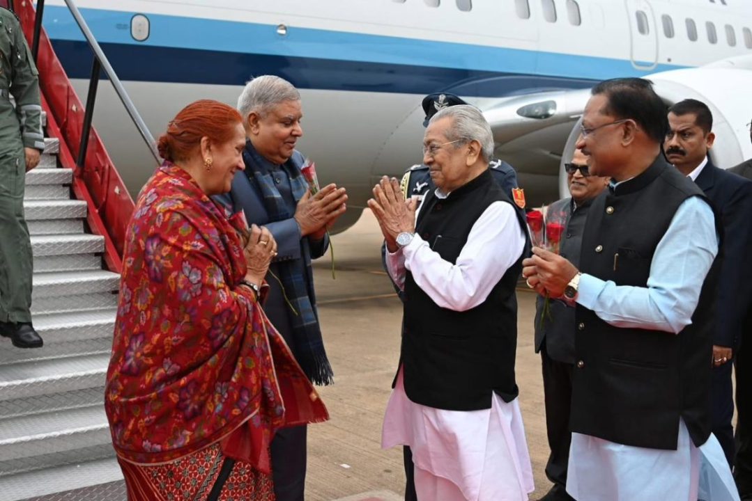 रायपुर पहुंचे उपराष्ट्रपति जगदीप धनखड़