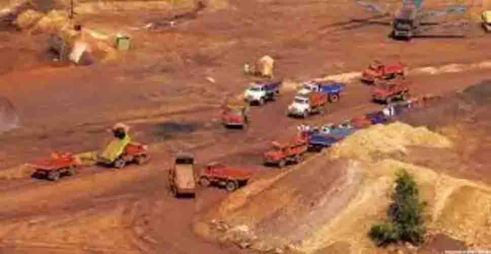 1150 वर्ग मीटर क्षेत्र में अवैध खनन, 8 ट्रेलर जब्त