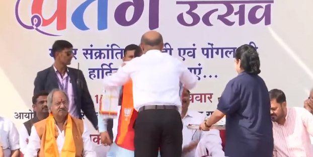 पतंग उत्सव कार्यक्रम में पहुंचे मुख्यमंत्री विष्णुदेव साय