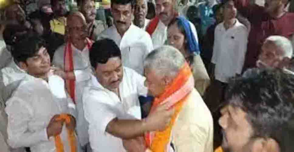 देश की सेवा के लिए आगे बढ़े स्वयंसेवक, जगह-जगह हुआ स्वागत