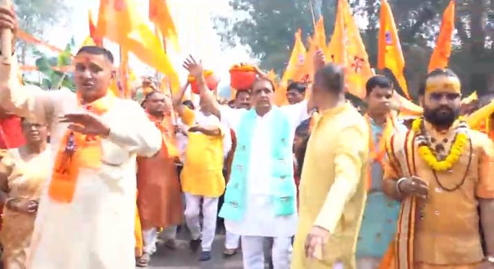 रायपुर में अक्षत कलश की निकाली गई भव्य शोभायात्रा