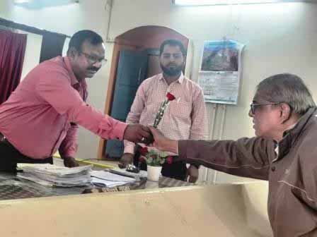 फूलों से स्वागत कर राजस्व प्रकरणों की सुनवाई