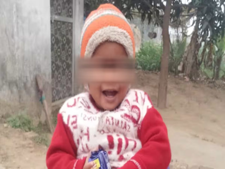 बच्चे की सरेआम हत्या, सनकी युवक गिरफ्तार