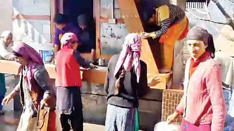 रामलला की प्राण प्रतिष्ठा के लिए सजने लगे मंदिर