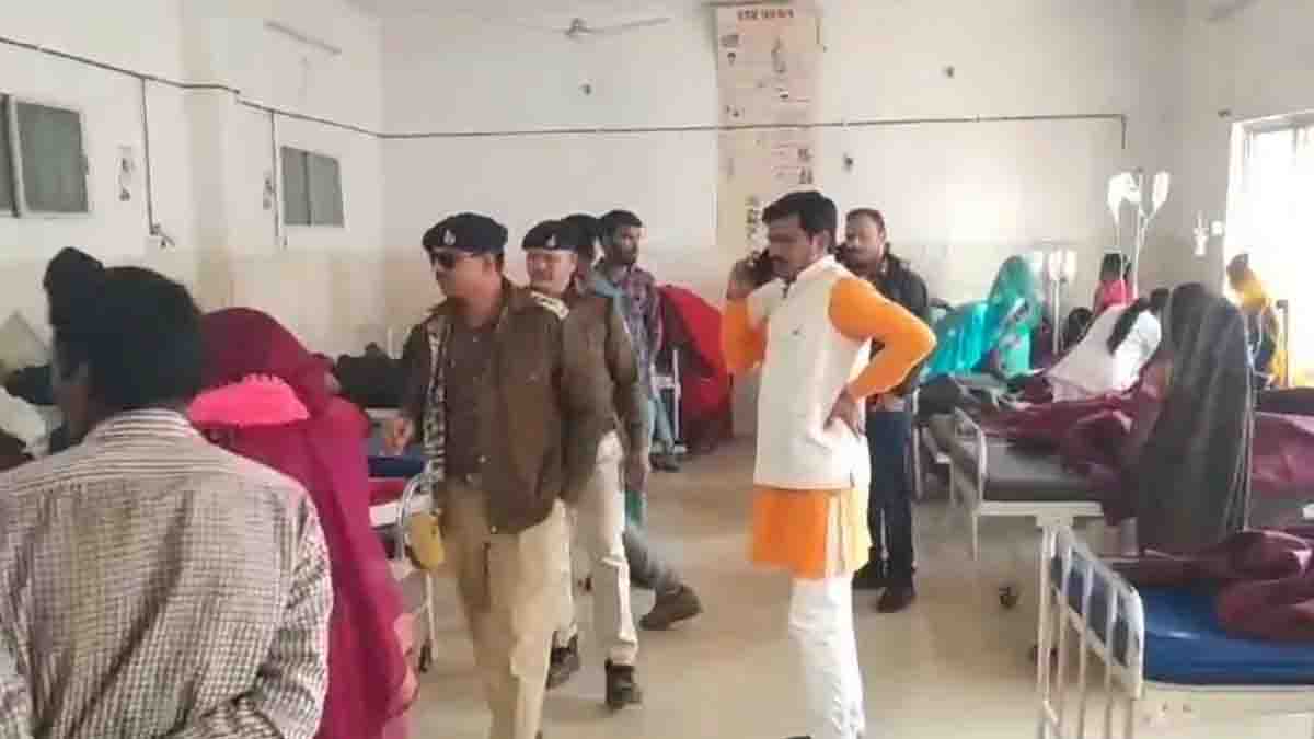 स्कूल के 58 छात्र-छात्राएं अचानक हुए बीमार, अस्पताल में भर्ती