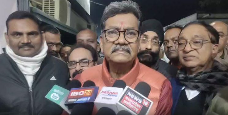 मुख्यमंत्री बनने आई थी रेणुका सिंह, बेचारी कहते चरणदास महंत ने कसा तंज