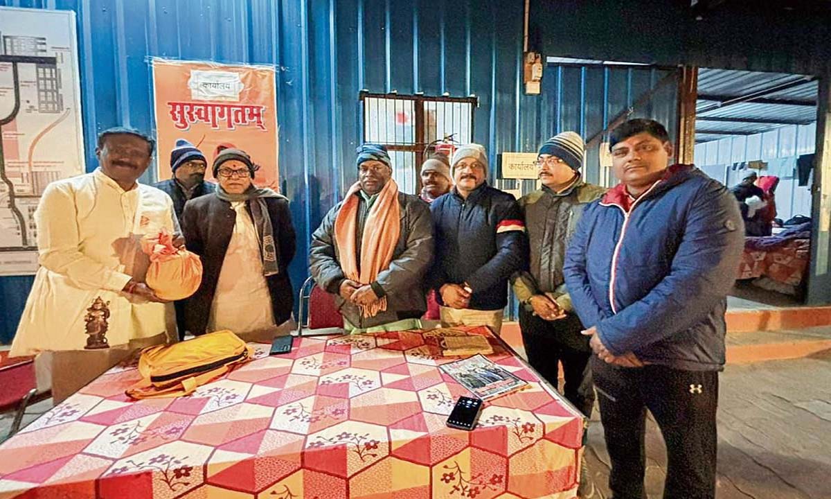 अभिषेक के लिए मुस्लिम व्यक्ति ने पीओके से पवित्र जल भेजा