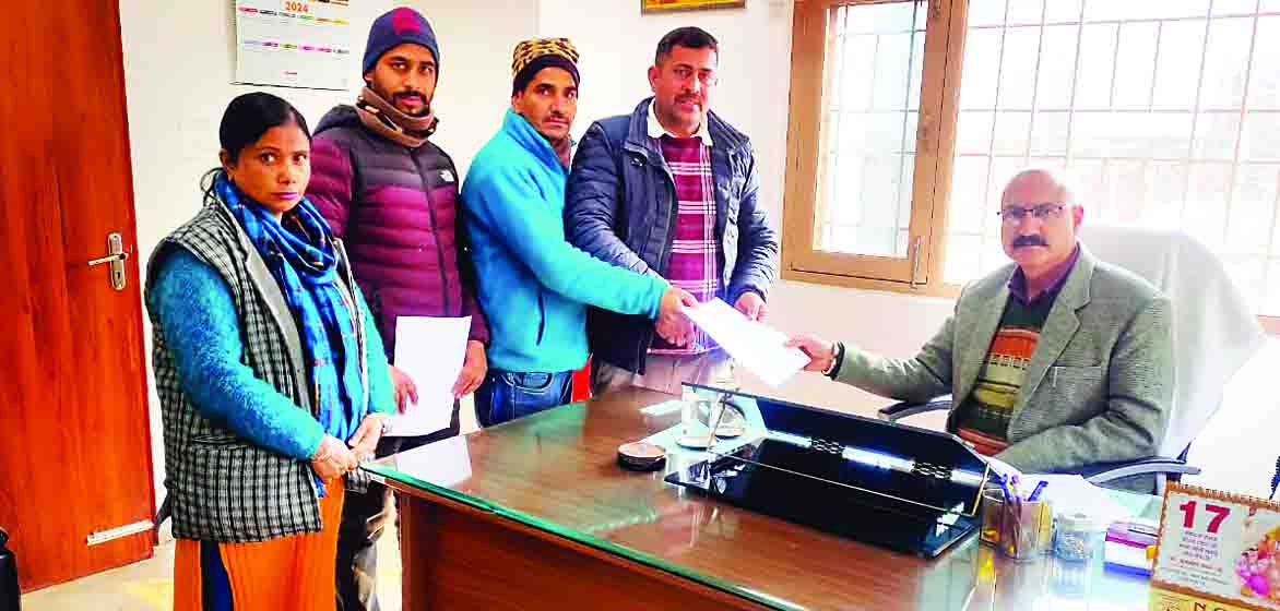 सर्वे में छूटे पुराने वैंडर्ज को जल्द लाइसेंस जारी करें
