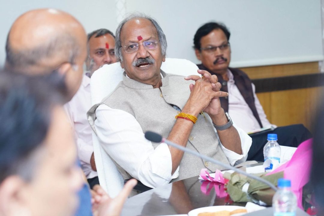 कैबिनेट मंत्री बृजमोहन अग्रवाल ने धर्मस्व-संस्कृति विभाग की ली समीक्षा बैठक