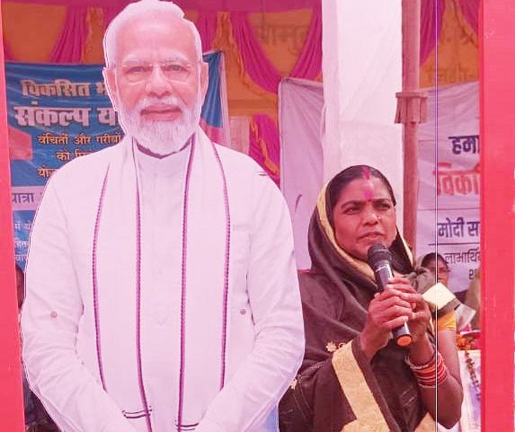 पक्के मकान में अब सुकून से रहती हैं फुलेश्वरी देवदास
