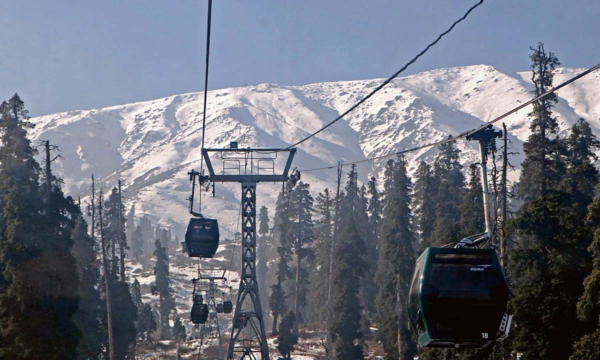 गुलमर्ग गोंडोला ने दस लाख से अधिक पर्यटकों को घुमाया, पिछले साल 108 करोड़ रुपये का राजस्व कमाया