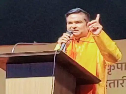 विधायक ने अपराधियों को चेताया: गलत काम बंद कर दो, नहीं तो घर पर चलेगा बुलडोजर