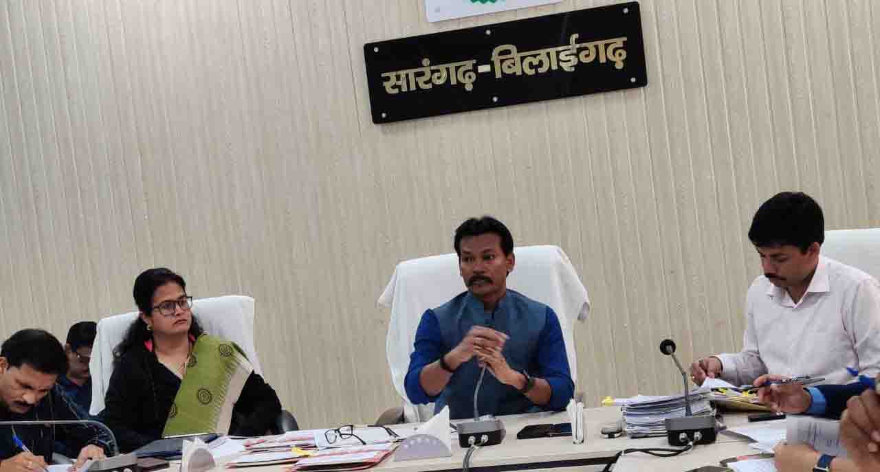 धान भंडारण संबंधी कार्य प्राथमिकता से समय पर करें: कलेक्टर