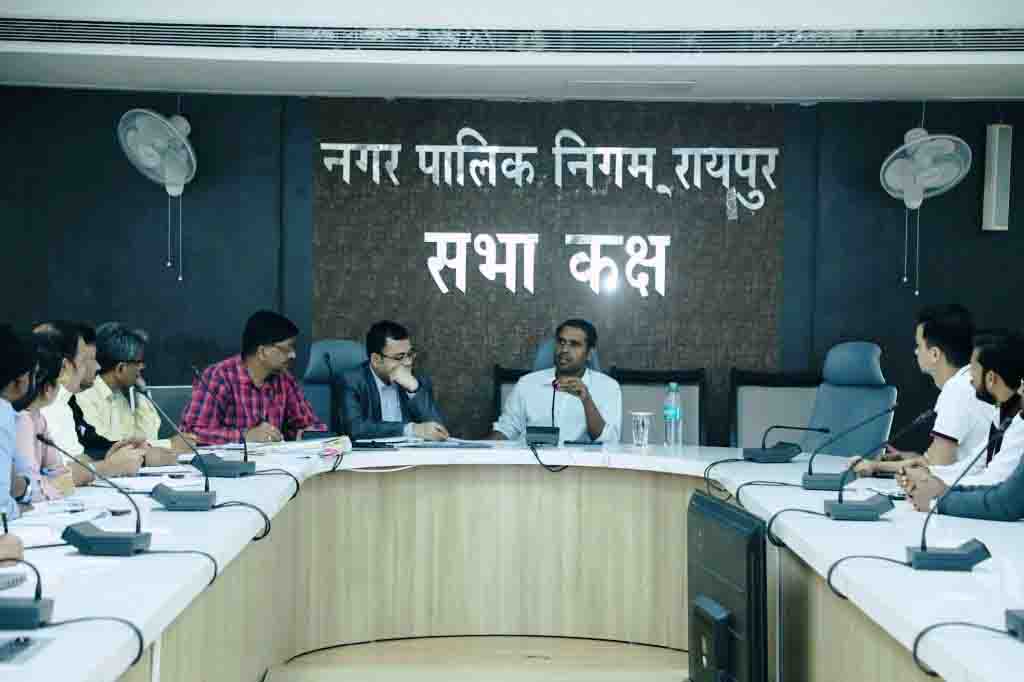 काम में देरी हुई तो होगी कार्रवाई: अबिनाश मिश्रा
