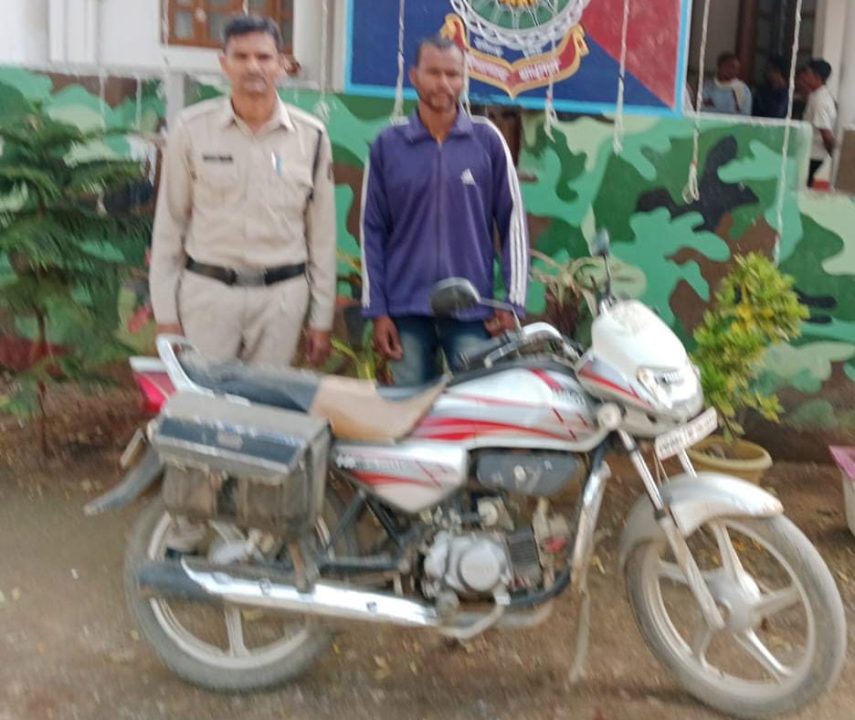 संकल्प शिविर में पहुंचे युवक की बाइक चोरी, शातिर गिरफ्तार