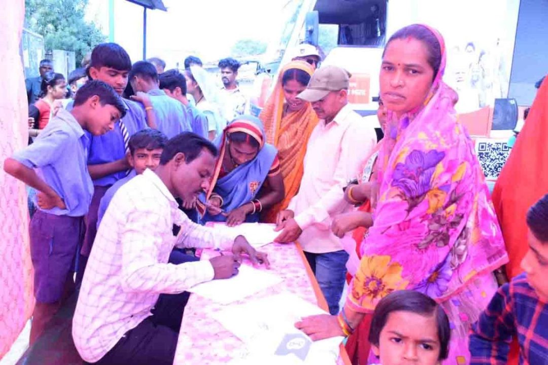 भारत संकल्प यात्रा के तहत प्रत्येक व्यक्ति तक पहुंच रही केन्द्र शासन की योजनाएं