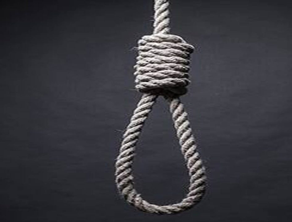 घर के स्टोर रूम छात्र ने की खुदकुशी, मां और पापा के लिए छोड़ा सुसाइड नोट