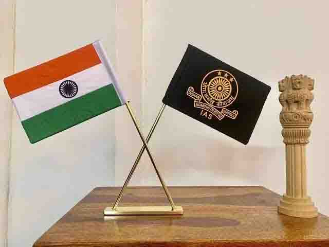 11 IAS अधिकारियों का ट्रांसफर, देखे लिस्ट