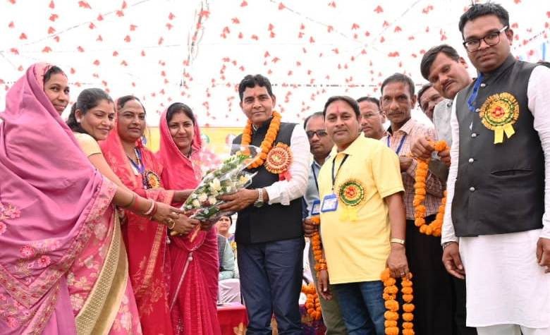 समाज को विकास की नई दिशा देने संगठित प्रयास जरूरी : राजस्व मंत्री वर्मा