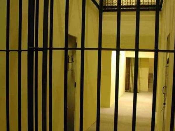 40 prisoners escape from rehabilitation center amid clashes in Sri Lanka