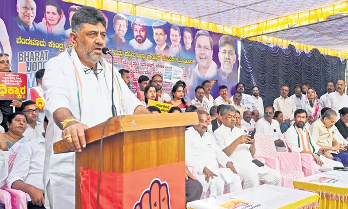 कर्नाटक के डिप्टी सीएम ने कहा, शेट्टार के जाने से कांग्रेस कार्यकर्ता खुश