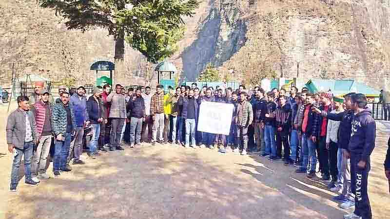 होली-उतराला सडक़ निर्माण को संघर्ष समिति का गठन