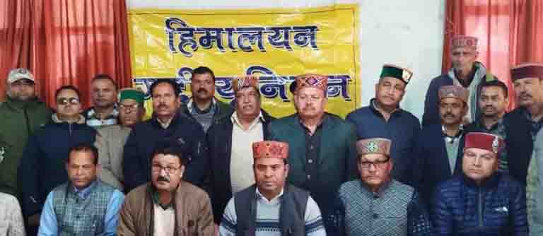 4 लाख लोगों की नाराजगी क्यों मोल लेना चाहती है सरकार