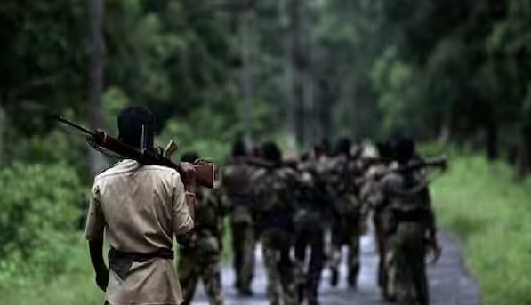 नारायणपुर-कांकेर बॉर्डर में हथियार बना रहे थे नक्सली, जवानों ने किया फैक्ट्री को ध्वस्त