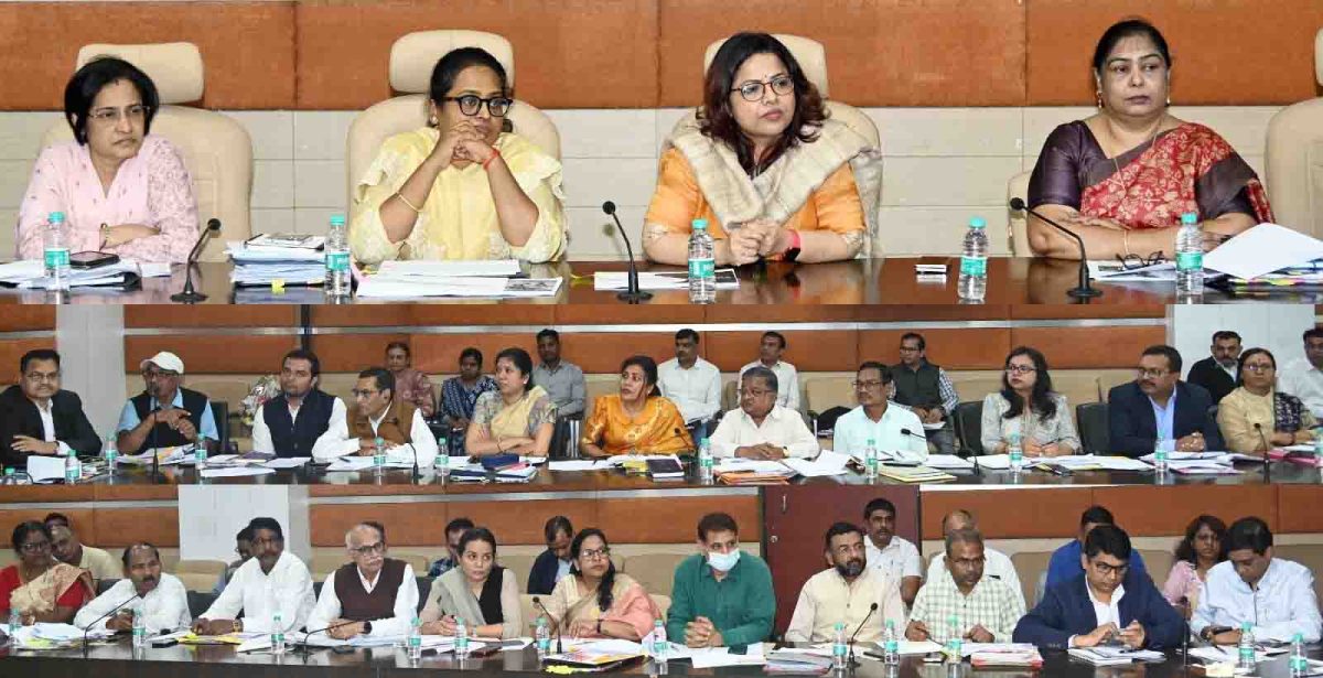 कामकाजी महिलाओं के बच्चों की देखभाल के लिए आंगनबाड़ी केन्द्र में प्रारंभ होंगे झूलाघर