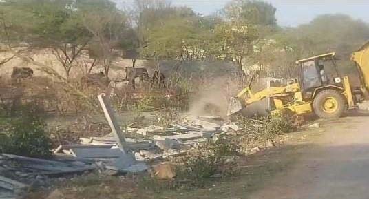 Panic created among illegal gravel mining traders, 65 tonnes of illegal gravel seized
