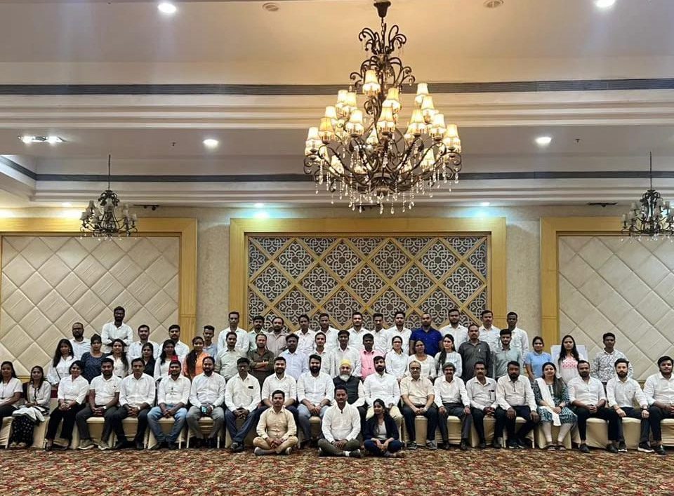 मुस्लिम मालिक 500 हिंदू कर्मचारियों को श्रीराम प्राण प्रतिष्ठा के दिन अवकाश दिया बड़ा संदेश