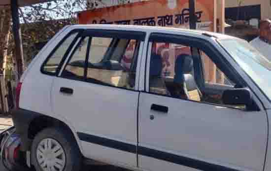 कार चालक ने बिझड़ी के कुआं चौक पर मचाई अफरा-तफरी