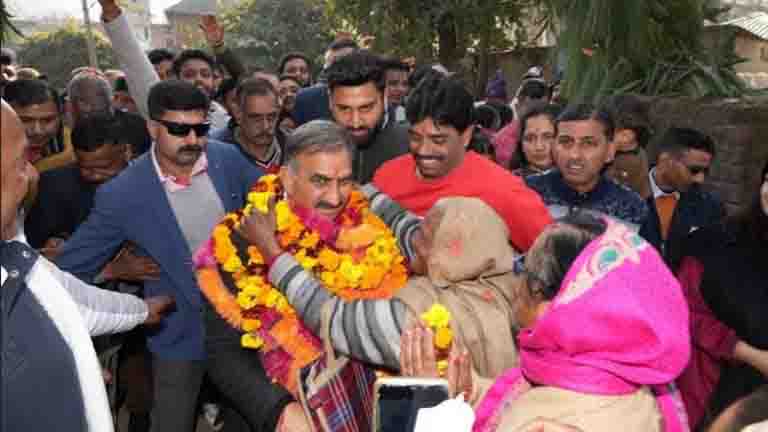केंद्र से मिलने वाली मदद में अड़ंगा न डालें भाजपा नेता और ना ही झूठे दावे करें